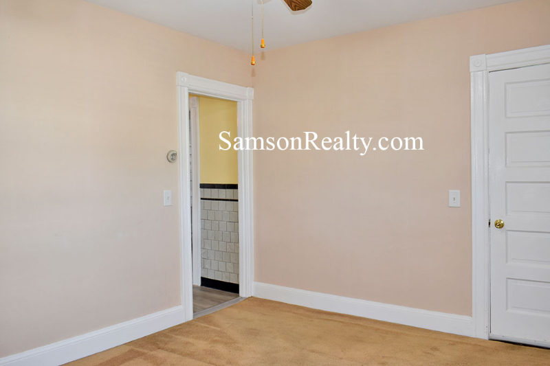Building Photo - 158 Bentley St
