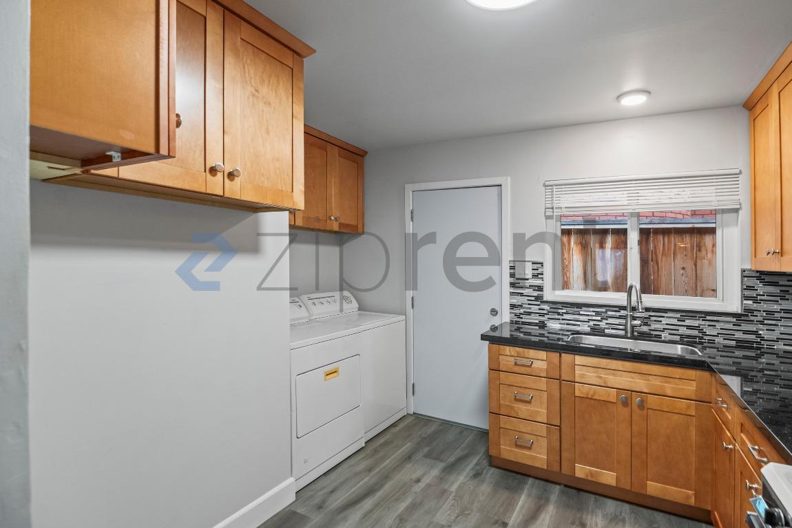 Building Photo - 122 Asbury St