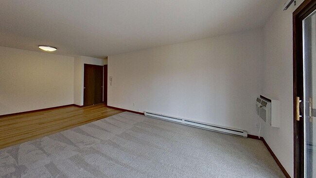 Building Photo - Lower 1 Bedroom 1 Bathroom Apartment Available