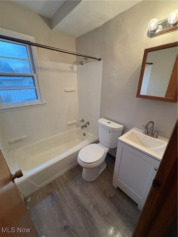 Building Photo - 3053 Hadley Ave