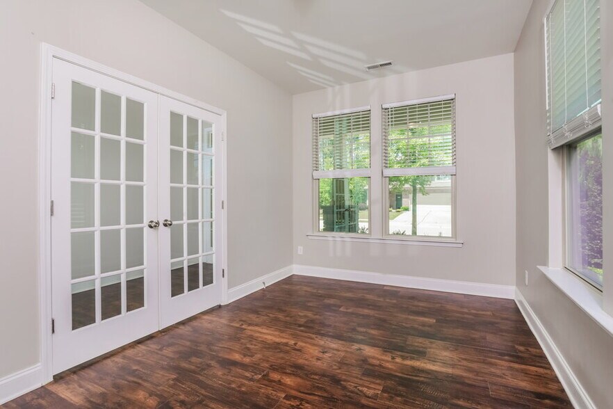 Building Photo - 3417 Snowberry Dr