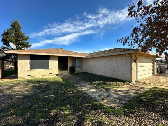 Primary Photo - Three Bedroom - Country Living