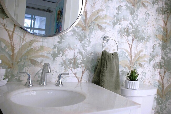 Building Photo - 200 Market St