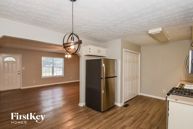 Building Photo - 176 Shadow Wood Dr