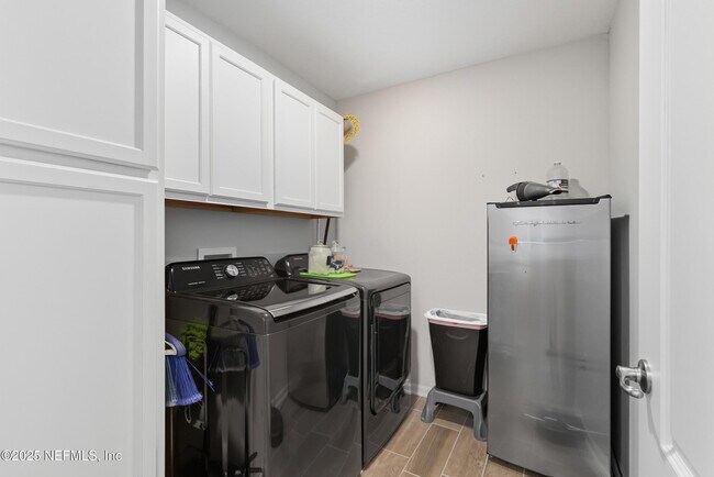 Building Photo - 43 Cardinal Br Ln