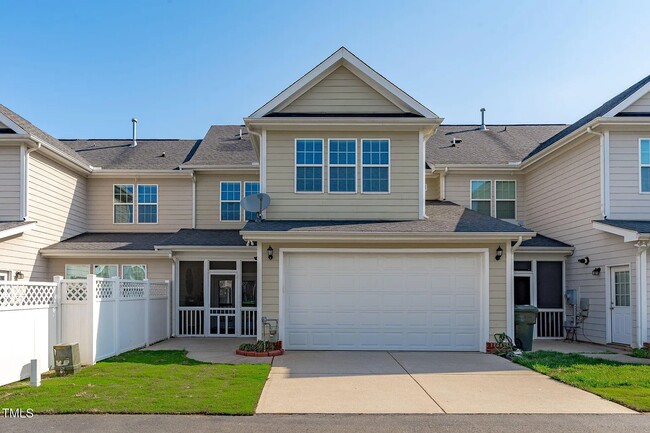 Building Photo - 633 Democracy St