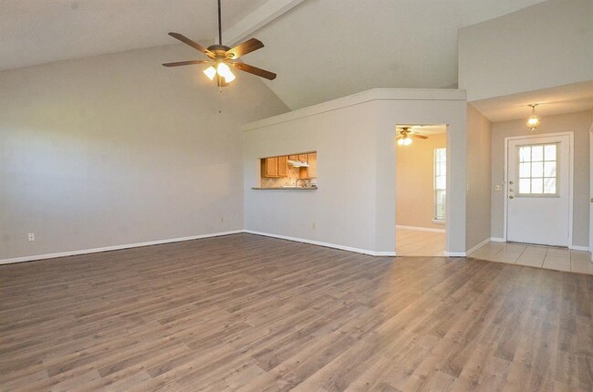 Building Photo - 2726 Great Lakes Ave
