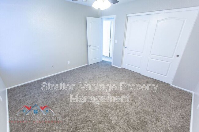 Building Photo - 16627 W McKinley St
