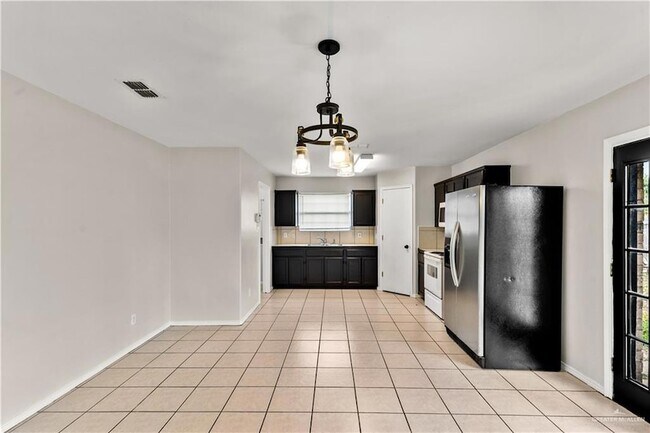 Building Photo - 4416 Thunderbird Ave W