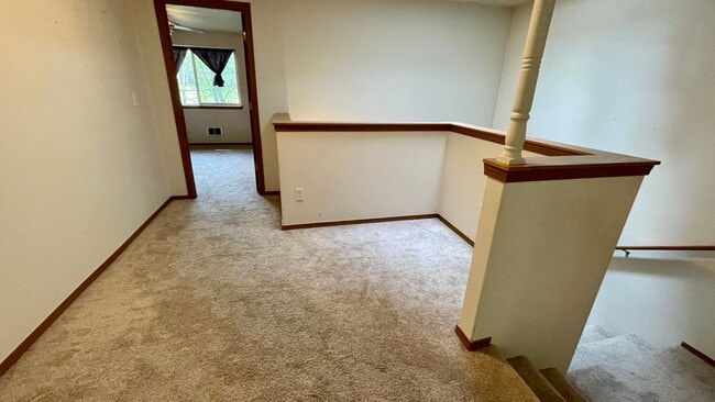 Building Photo - Large 2 Bedroom 2.5 Bath Home With Fenced Yard & Wrap Around Deck in Clearwood Community! Lake, T...