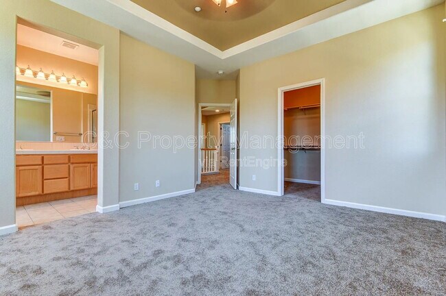 Building Photo - 453 Tulip Ct