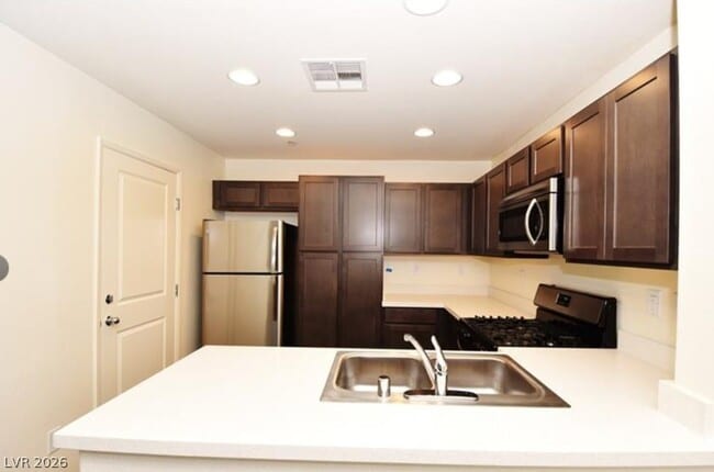 Building Photo - 4135 Chamisa Cove St