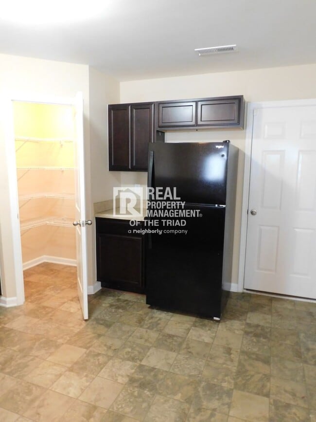 Building Photo - Pre-Market Newer 4 Bedroom / 2 Car Garage ...