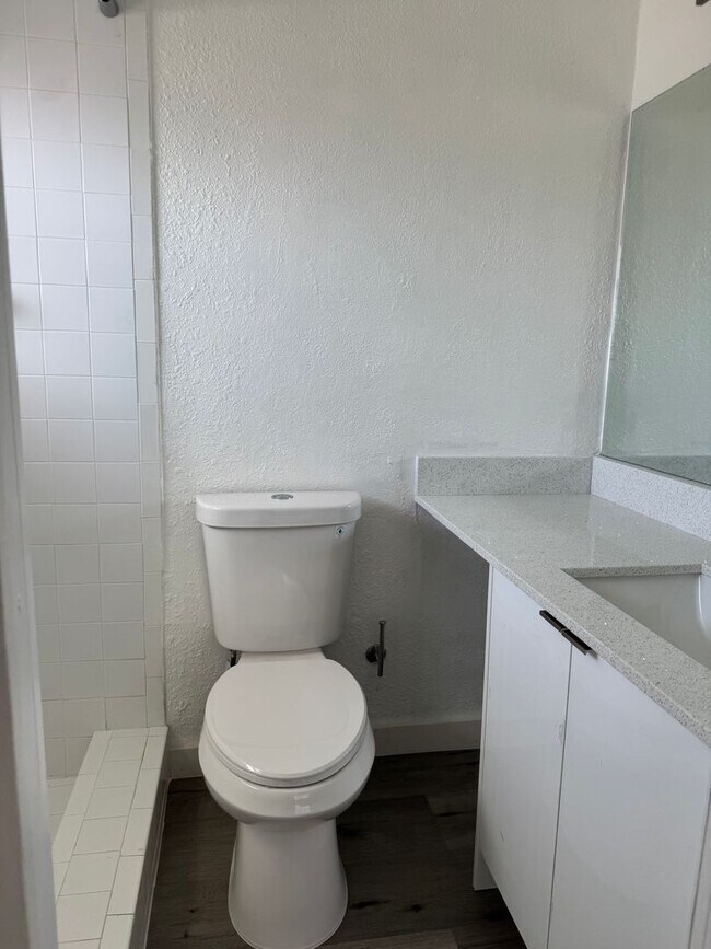 Building Photo - 8650 SW 67th Ave
