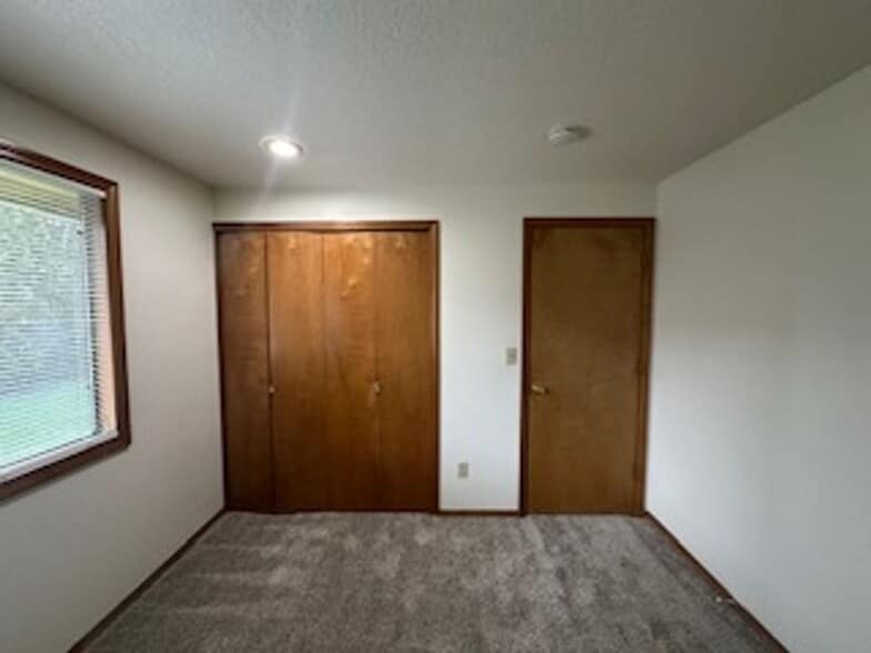 Building Photo - 16265 NW Lyndel Ln