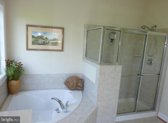 Building Photo - 333 Caldwell Terrace SE