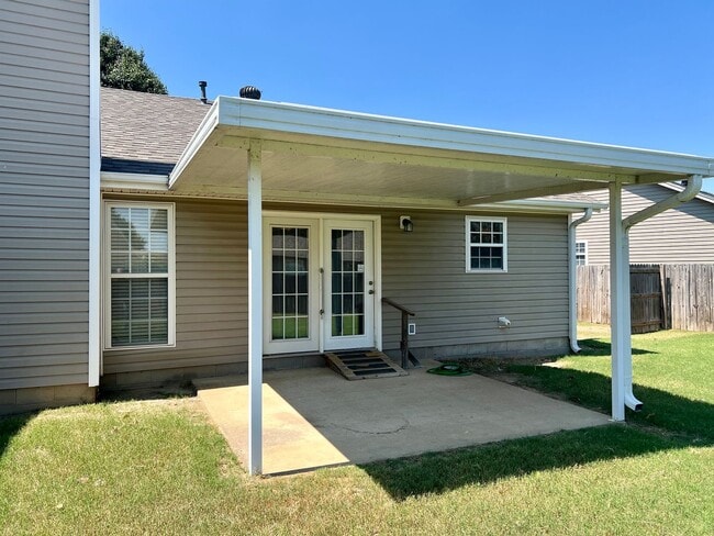 Building Photo - 2404 Whitecliff Cove