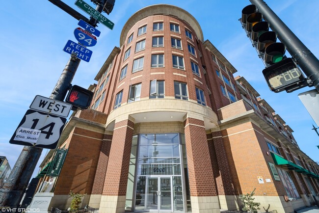 Building Photo - 6000 N Cicero Ave