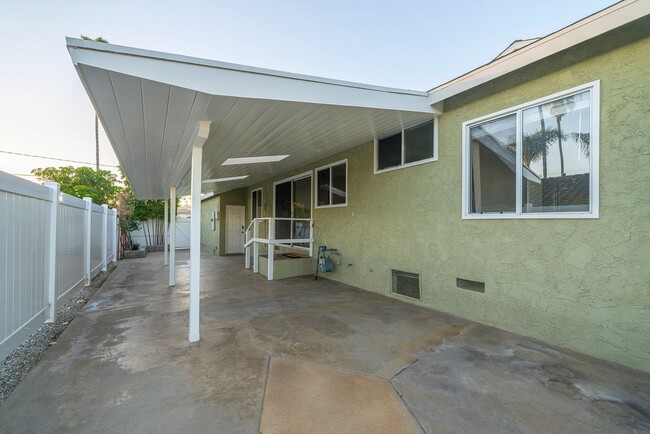 Building Photo - Charming Redondo Beach Home Rental!