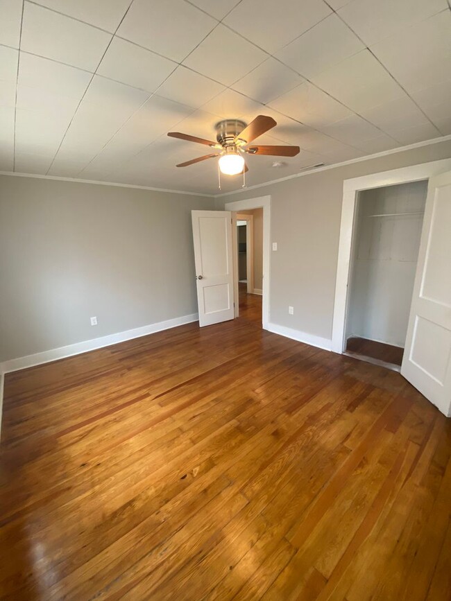 Building Photo - Remodeled 2 bed / 1 bath in Beaumont Villa...