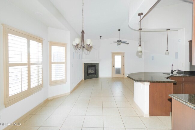 Building Photo - 5349 Jose Duran Ln