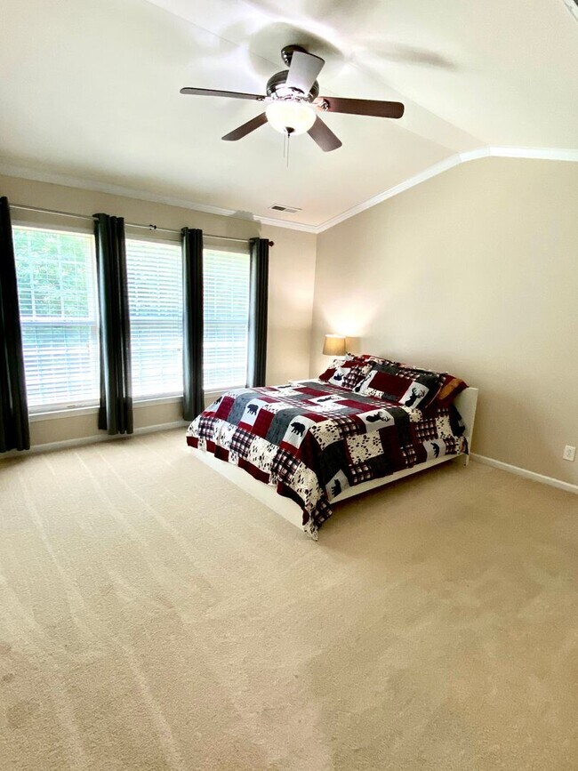 Building Photo - GORGEOUS property coming available soon!