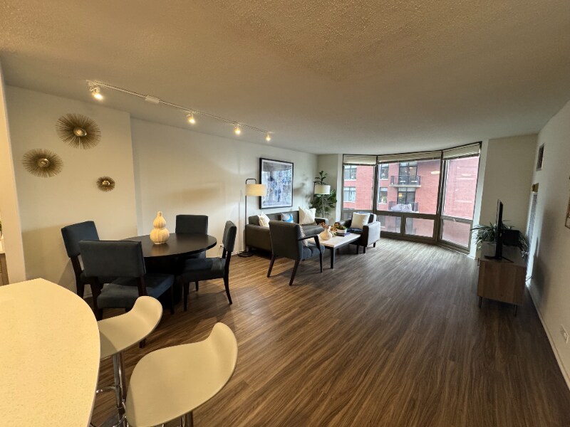 Building Photo - 1122 N Dearborn St