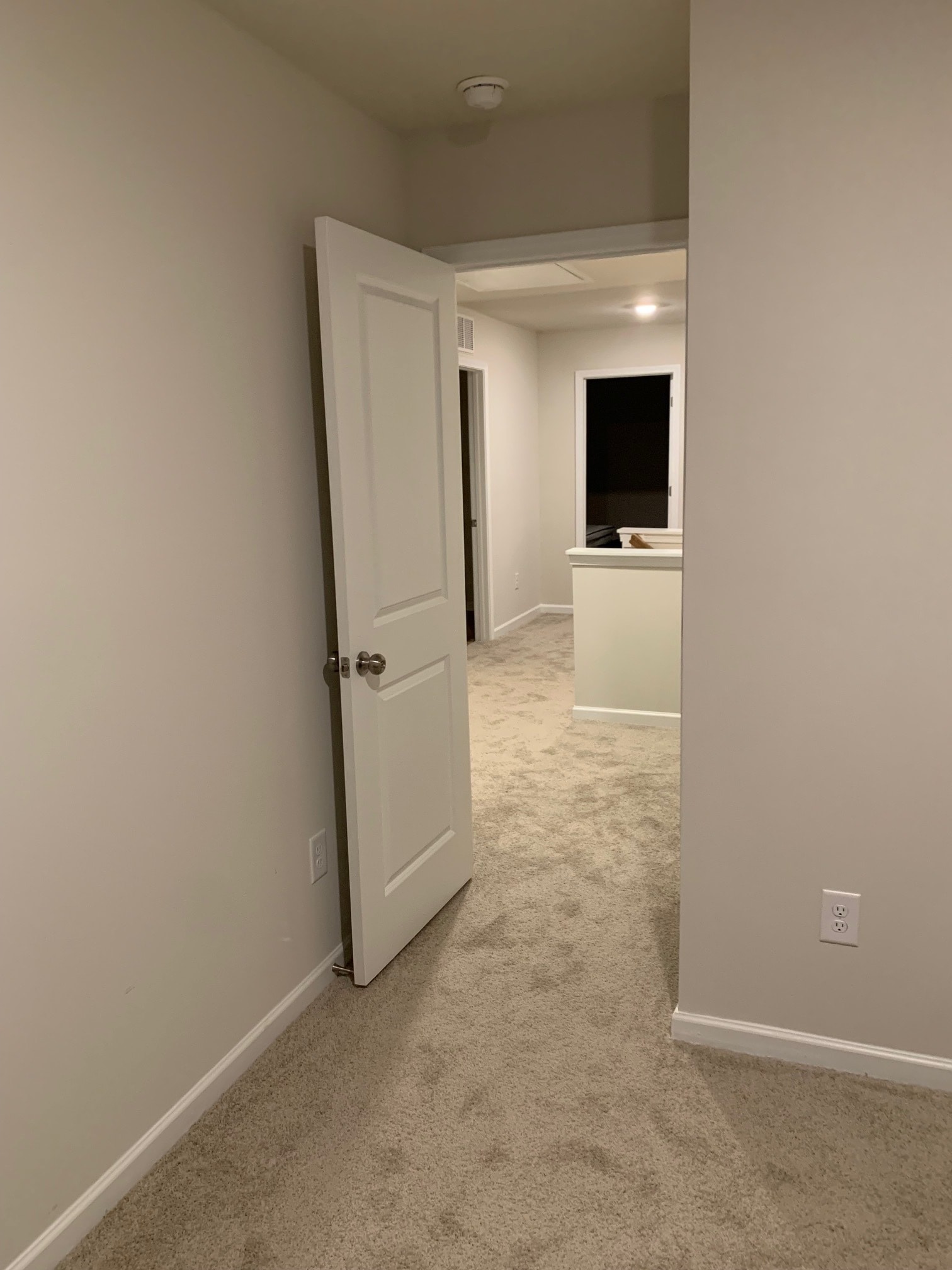 Building Photo - 1086 W Bank St