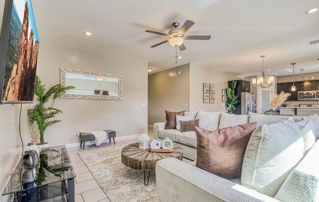 Building Photo - Furnished Eastside Beautiful 3 bed/2 baths for RENT Utilities & Wi-Fi INCLUDED