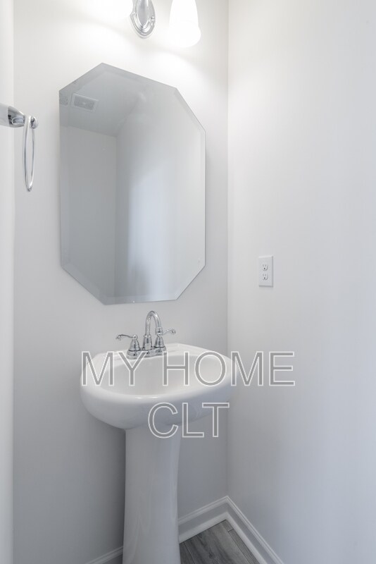 Building Photo - 15010 Scoter St