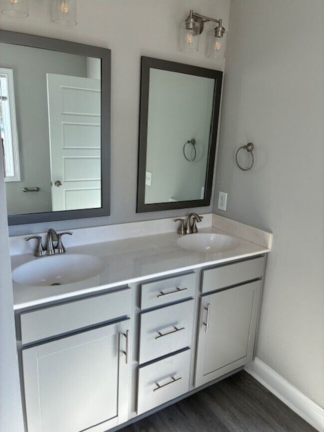 Building Photo - Nashville-Style Single Family Homes in Cla...