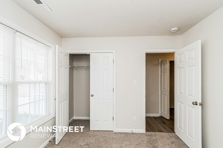 Building Photo - 5112 Parkerwood Dr