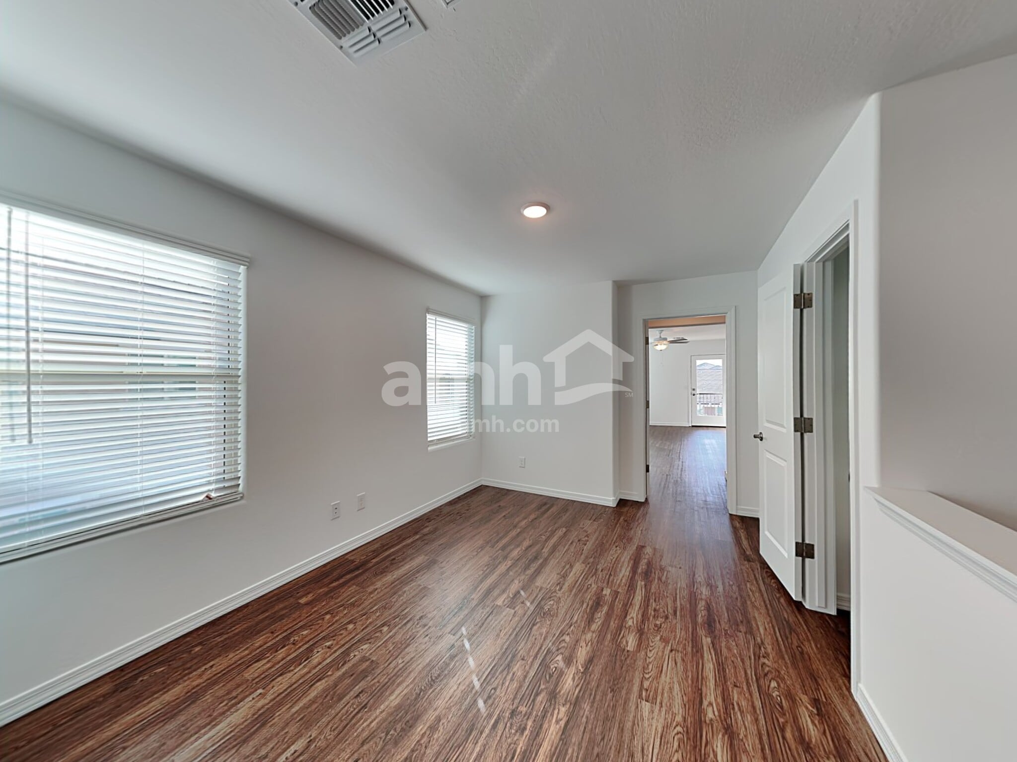 Building Photo - 831 S 150th Dr