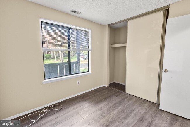 Building Photo - 4901A Dunbarton Rd