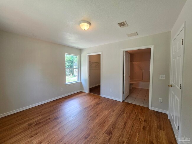 Building Photo - 8510 Pond Ave