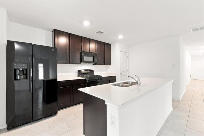 Building Photo - 2304 Bleecker St