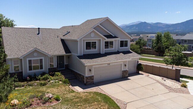 Building Photo - 705 Witchhazel Ct