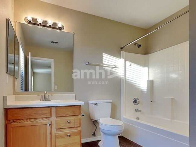 Building Photo - 2205 E 35th Ave