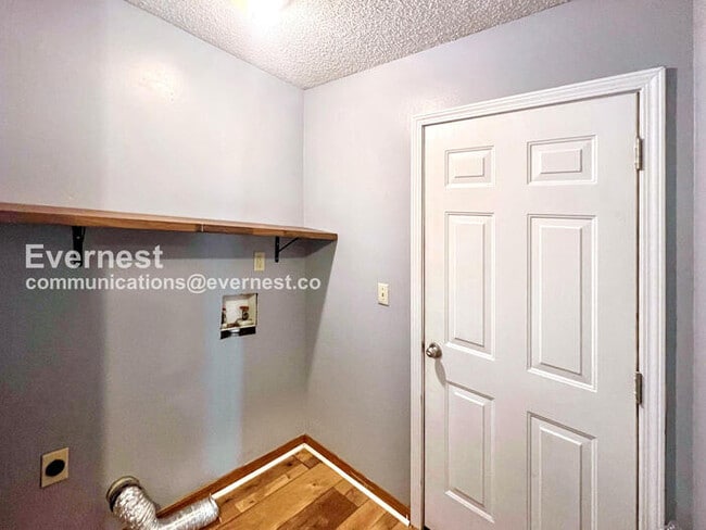 Building Photo - 6 Joel Ln