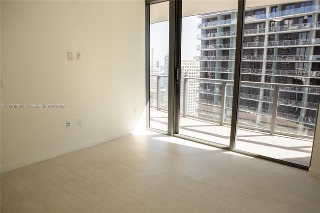 Building Photo - 1000 Brickell Plaza