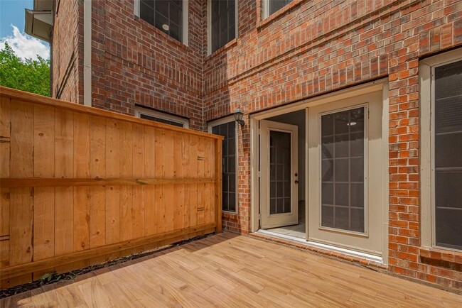 Building Photo - 4160 Greystone Way