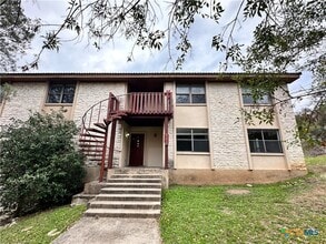 Building Photo - 906 N LBJ Dr