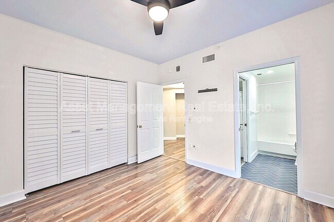 Building Photo - 4801 Osprey Dr S