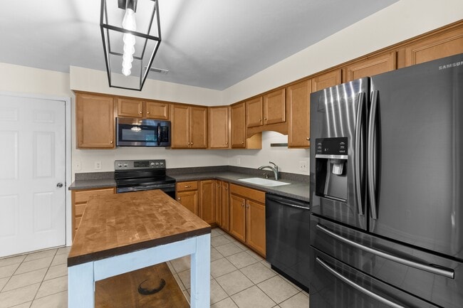Building Photo - 609 Maxwood Ct