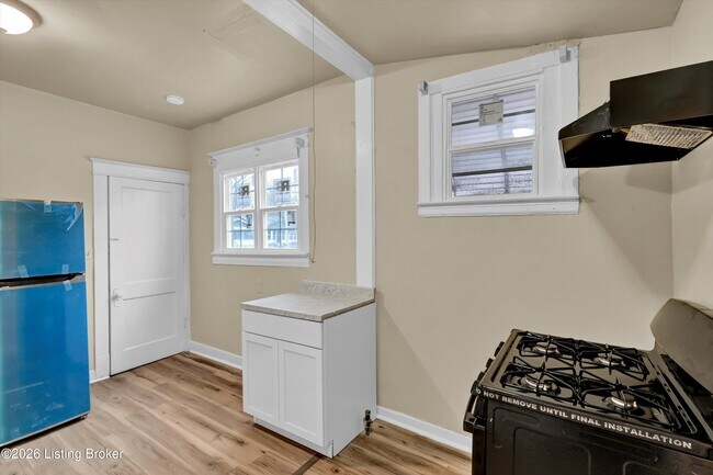 Building Photo - 1721 Wilson Ave