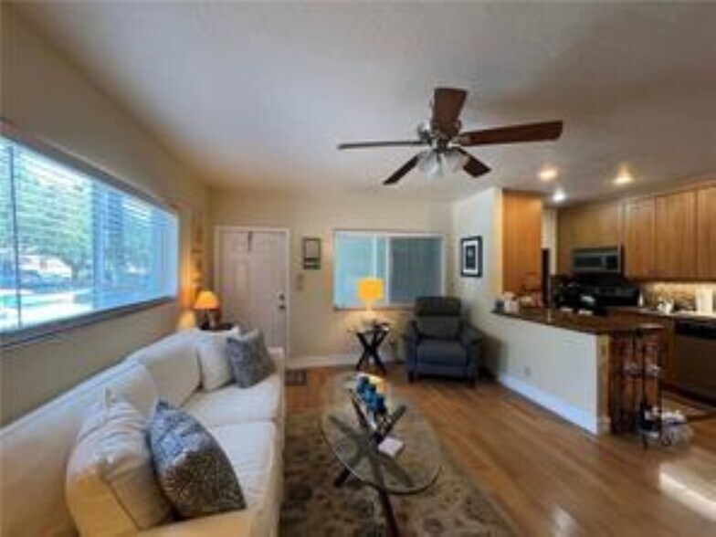 Building Photo - 1423 Holly Heights Dr