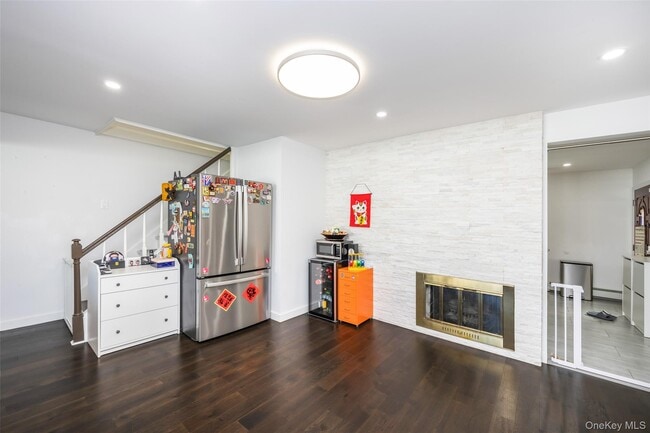 Building Photo - 80 Cypress Ln E