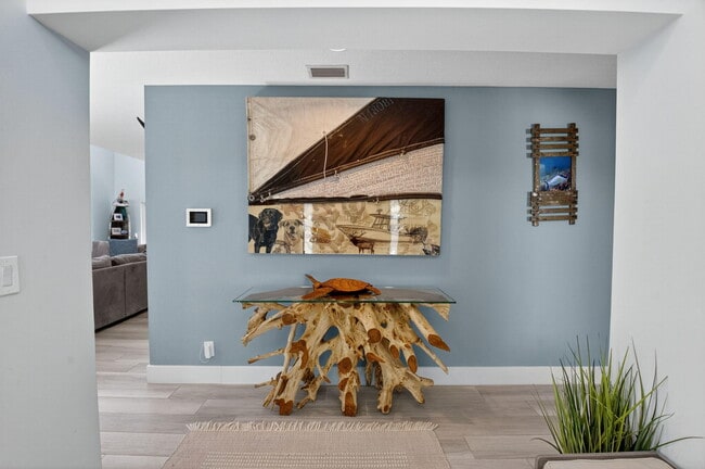 Building Photo - 6701 Hillside Ln