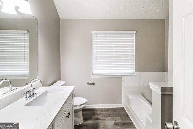 Building Photo - 1455 Pebble Ridge Ln