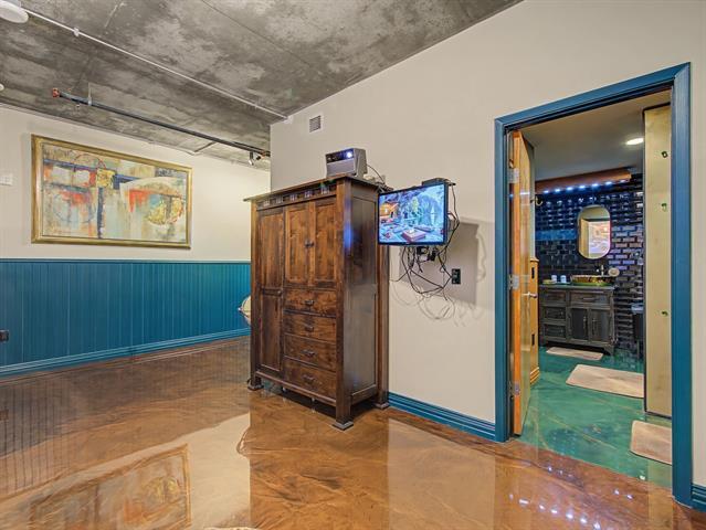 Building Photo - 1999 McKinney Ave